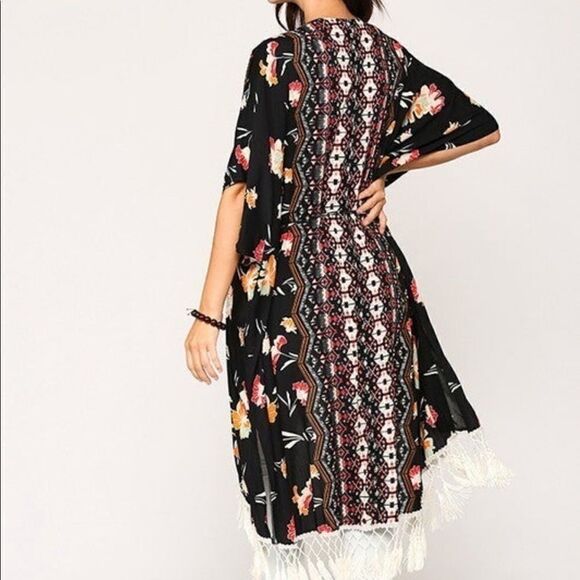 New GiGio Dreams Come True Kimono black and bright floral pattern with fringe sw - Picture 4 of 13